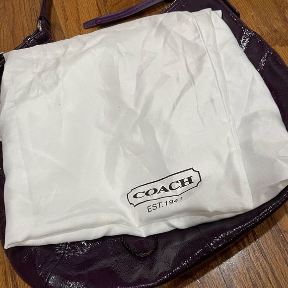 EUC Coach SoHo Hobo Shoulder Bag Patent Leather Purple Eggplant Plum - Picture 8 of 8